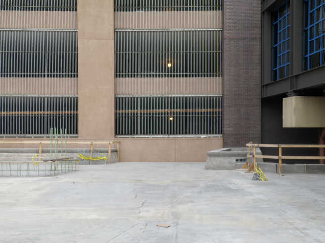 PB040255plaza.jpg